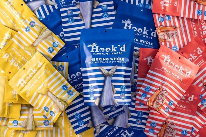 Totally Hook'd Freeze‑Dried Single‑Ingredient Whole Fish Treat, High‑Protein Omega-3, Raw, Great for Training and Picky Eaters, Snack for Dogs & Cats (1 Ounce Bag, Whole Minnows, 3 Pack Bundle)