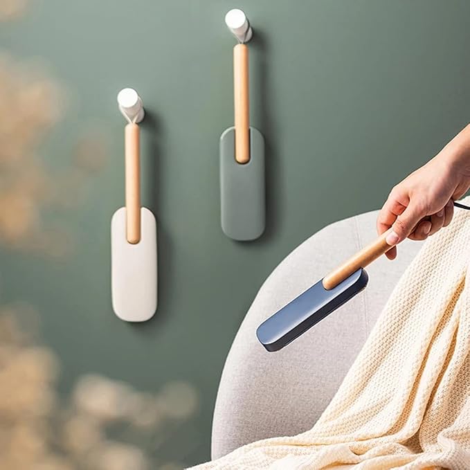 Electrostatic Lint Remover Handheld Hair Removal Brush Household Bedroom Clean Dust Reusable Sofa Clothes Self-Cleaning Sticking(Green-As Shown)