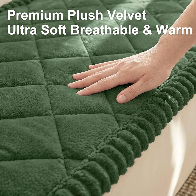 Smiry Couch Cover for Dogs, Non Slip Washable Pet Sofa Protector for Large Dogs, Cats, Fuzzy Plush Sofa Covers for 3 Cushion Couch, Against Fur, Dirt & Scratch Resistant, Green, 27.6"×82.7"