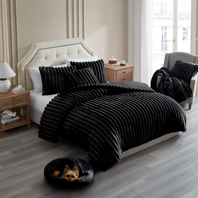 Riverbrook Home Everett Covered Round Cuddly Pet Bed, Black, Small
