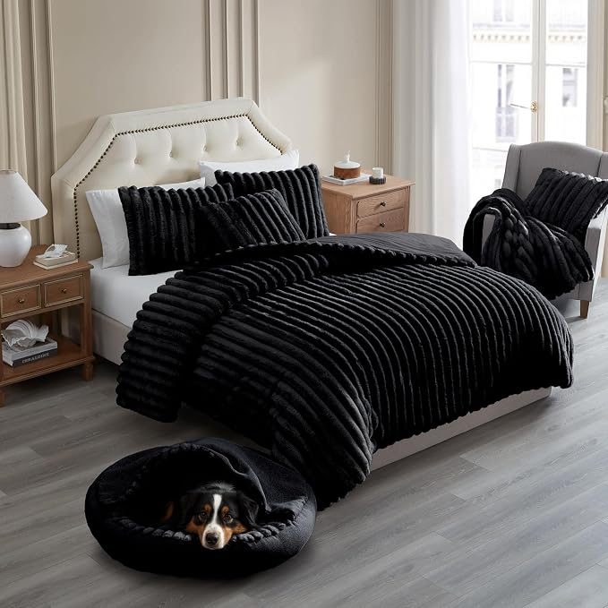 Riverbrook Home Everett Covered Round Cuddly Pet Bed, Black, Large