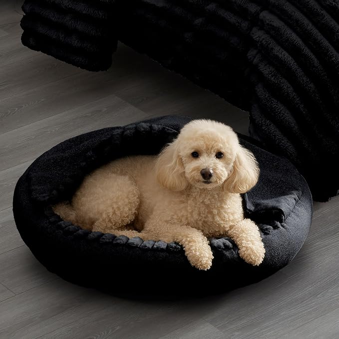 Riverbrook Home Everett Covered Round Cuddly Pet Bed, Black, Medium