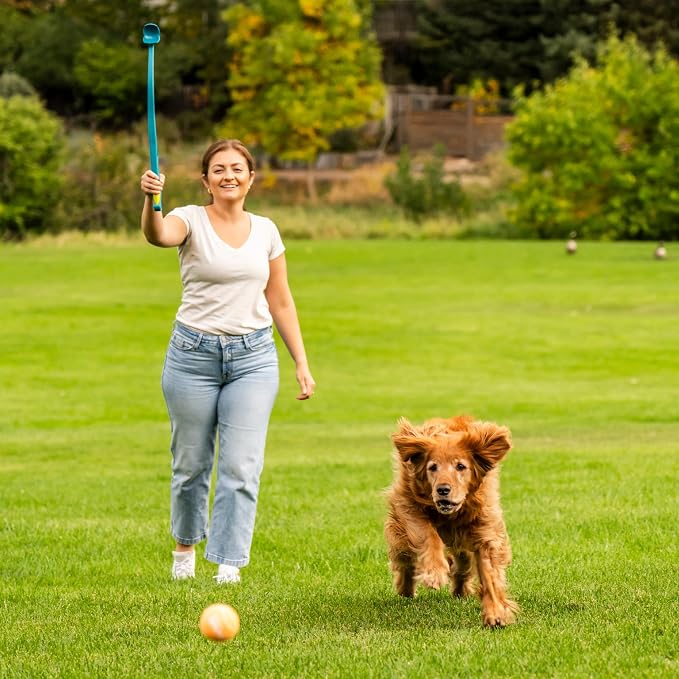 Outward Hound Launch A Ball Squeak Dog Ball Launcher, Interactive Fetch Toy, Squeaker Handle, Long-Distance Play, Slobber-Free Pickup