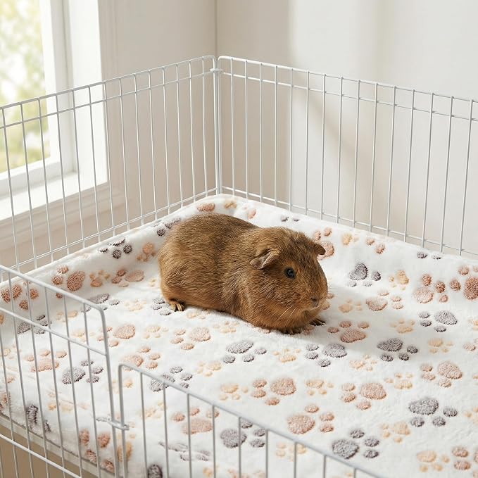 18 Pack Small Animal Cage Liners Absorbent Washable Fleece Mats 40 x 60 cm / 15.7 x 23.6 in Reusable Pee Pads for Guinea Pig Rabbit Hamster