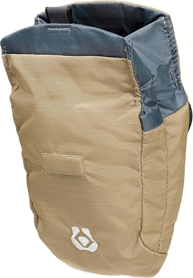 Snack Sack – Magnetic Quick-Access Treat Pouch with Wipeable Liner & Strap Attachment for Training, Walks & Rewards (Grove)