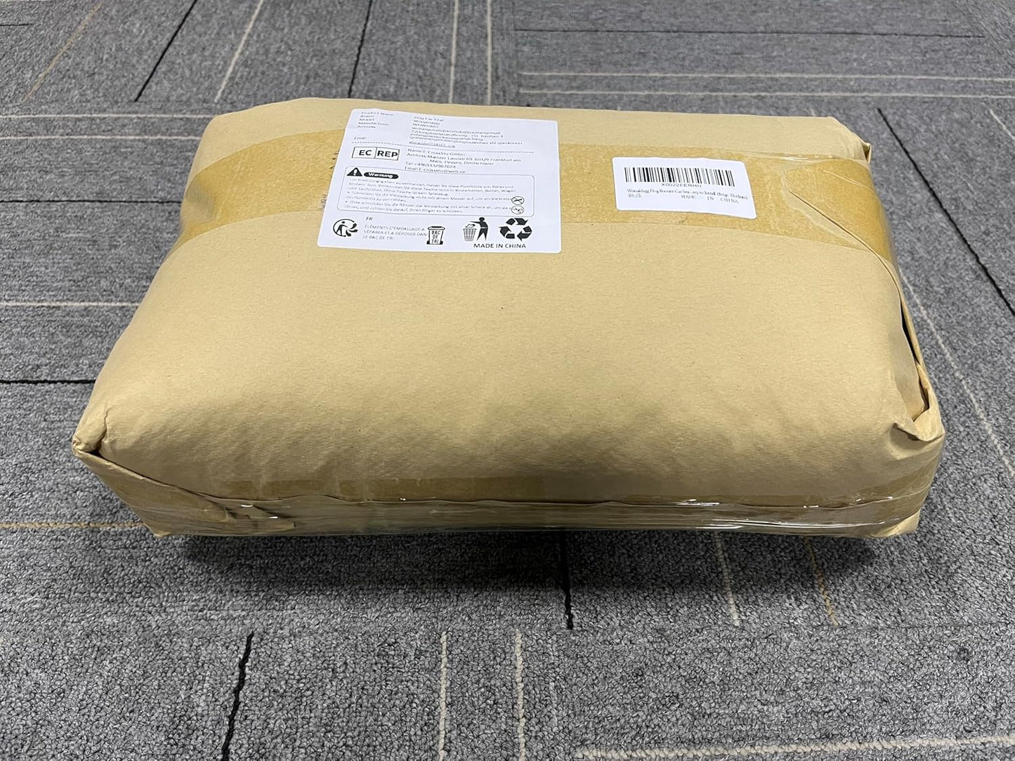 Dog Car Seat for Medium Sized Dog,Pet Travel Car Bed with Seat Belt Channle,Fully Detachable and Washable Car Dog Seat with Adjustable Straps,3 Straps Easy to Install (Beige)