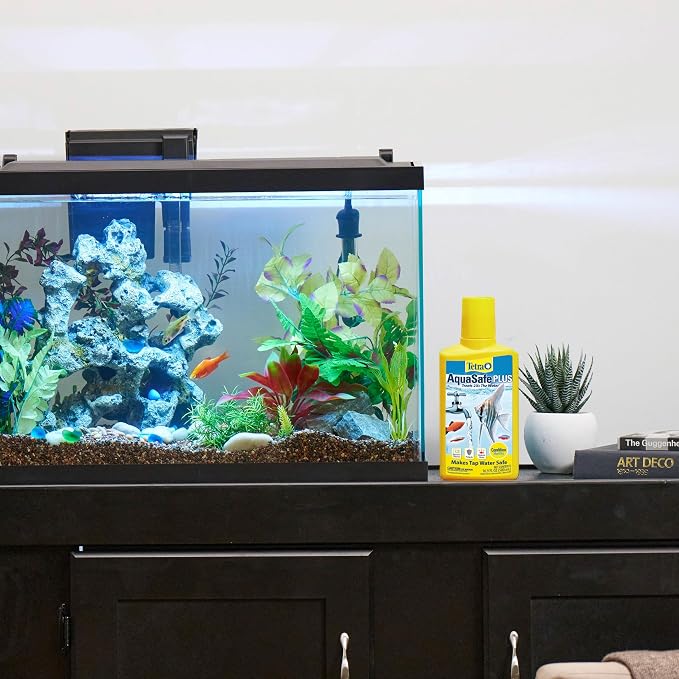 Tetra AquaSafe Plus, Aquarium Water Conditioner and Dechlorinator, 33.8 Ounces