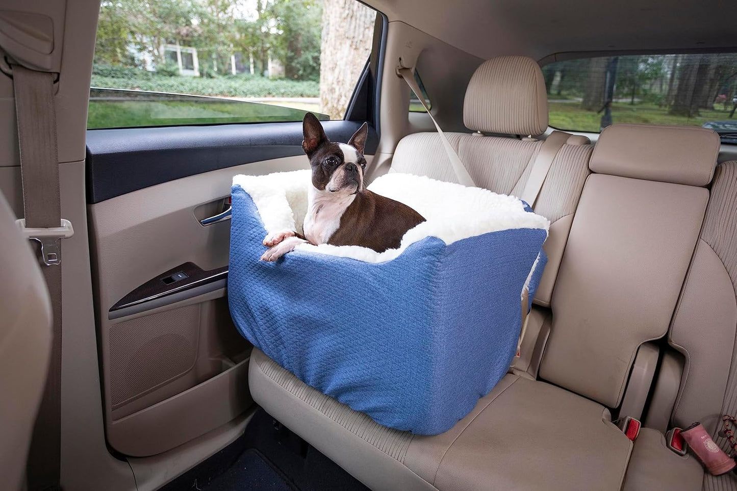 Snoozer Dog Car Seat, Lookout I Dog Booster Car Seat for Small Dogs Under 25lbs, Size: Medium, Fabric: Denim Diamond, Pet Car Seat to Alleviate Car Sickness for Dogs, Removable Machine Washable Cover